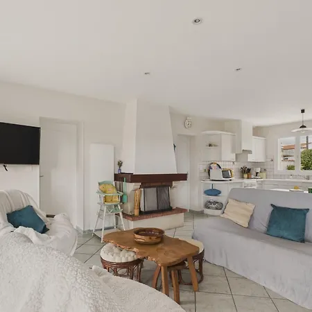 150m De La - Maison Vendeenne Pour 6 *